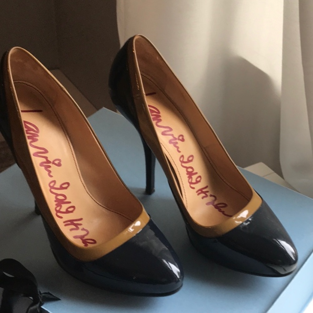 Lanvin Navy Patent pumps with Taupe trim